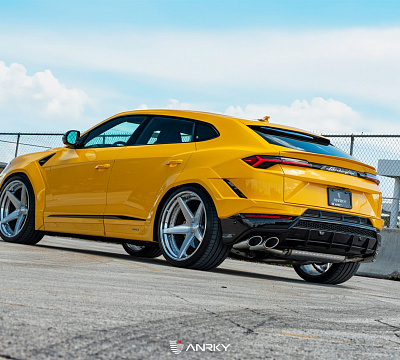 Фото дисков Anrky RS5.3 на Lamborghini Urus