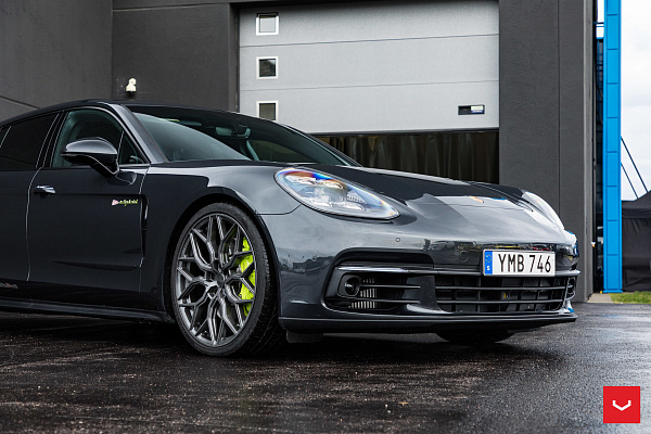Фото дисков Vossen HF-2 Сатиновый графит на Porsche Panamera II