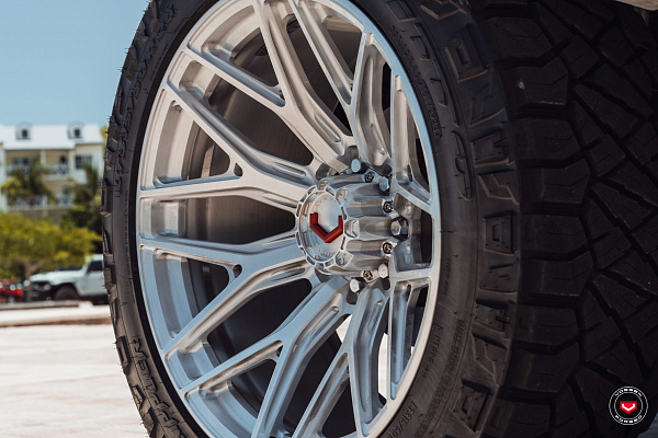 Фото дисков Vossen VFX-03 Черный глянец на Ram 1500 V