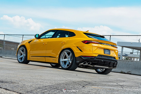 Фото дисков Anrky RS5.3 Глянцевый лак на Lamborghini Urus