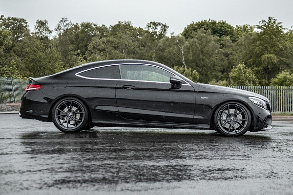 Фото дисков Bola FLY Глянцевый графит на Mercedes-Benz C-Class (W205)