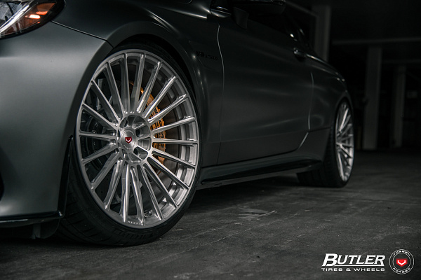 Фото дисков Vossen S17-04 Глянцевый темный лак на Mercedes-Benz C-Class (W205)