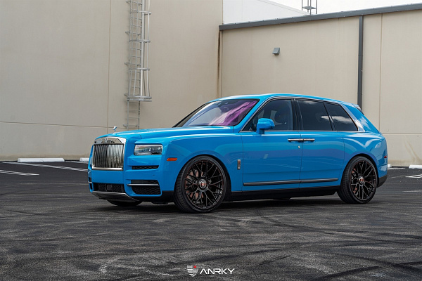 Фото дисков Anrky AN20 Черный глянец на Rolls-Royce Cullinan
