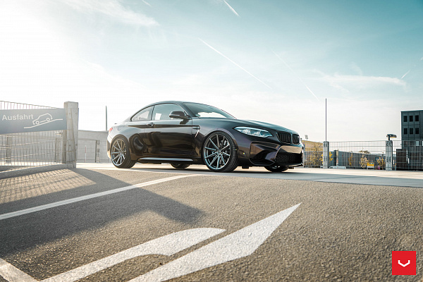 Фото дисков Vossen VFS-10 Глянцевый графит на BMW 2/M2 (F22/F87)