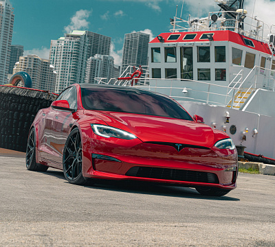 Фото дисков Vossen HF-5 на Tesla Model S