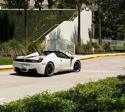 Фото дисков HRE S104SC на Ferrari 458