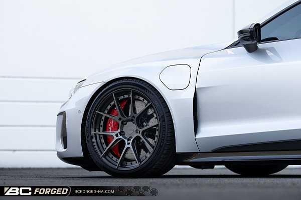 Фото дисков BC Forged HCA165 Матовый графит на Audi E-tron GT