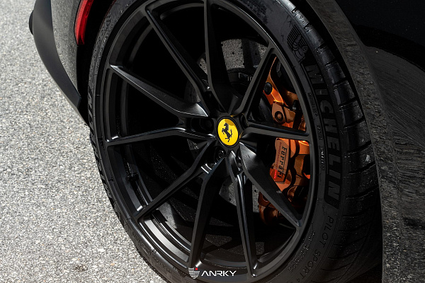 Фото дисков Anrky AN12 Черный сатин на Ferrari 812