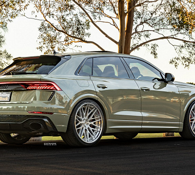 Фото дисков Strasse Wheels SV10M Deep Concave FS на Audi Q8