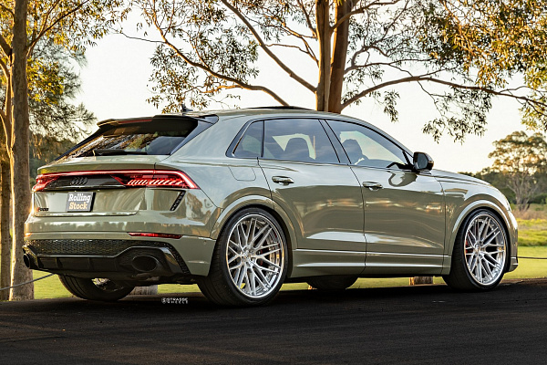 Фото дисков Strasse Wheels SV10M Deep Concave FS Глянцевый лак на Audi Q8