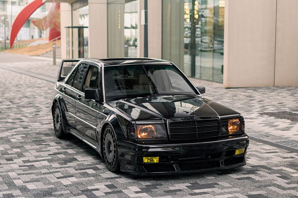 Фото дисков Bola B12 Черный сатин на Mercedes-Benz E-Class (W124)