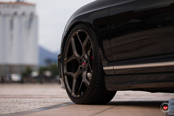 Фото дисков Vossen CG-205 Черный глянец на Bentley Continental GT II