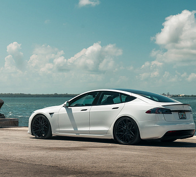 Фото дисков Vossen HF-7 на Tesla Model S