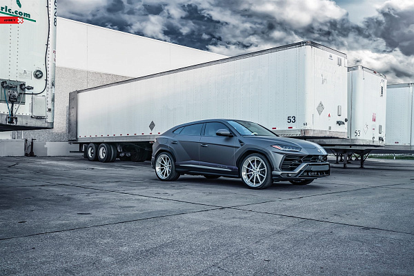 Фото дисков Anrky AN38 Сатиновый лак на Lamborghini Urus