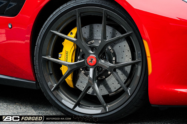 Фото дисков BC Forged KL01 Глянцевый темный лак на Ferrari GTC4Lusso