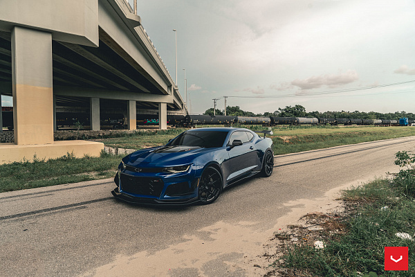 Фото дисков Vossen HF-5 Черный глянец на Chevrolet Camaro VI
