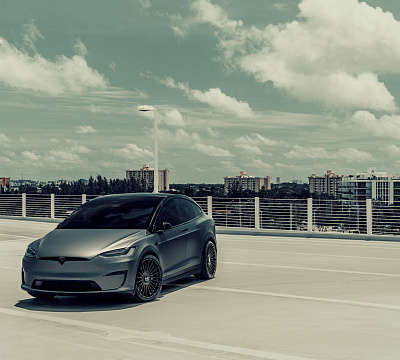 Фото дисков Vossen HF-8 на Tesla Model X