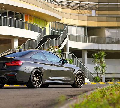 Фото дисков HRE C103 на BMW 4/M4 (F32/F82)