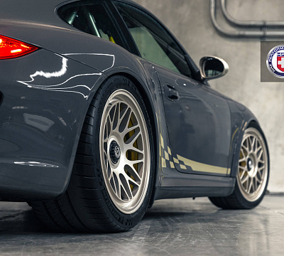 Фото дисков HRE 300 GT на Porsche 911 VI