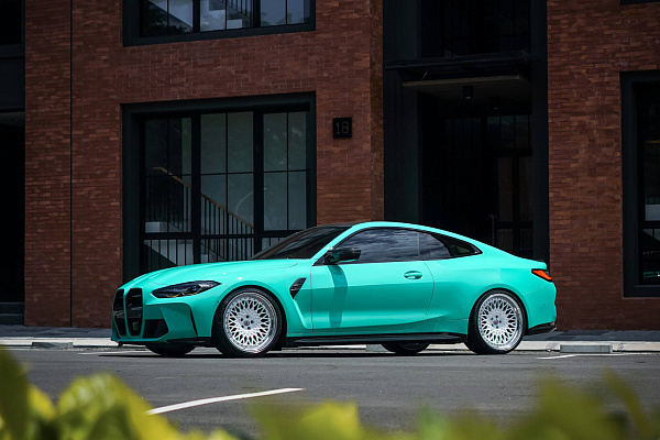 Фото дисков HRE 501 Белый глянец на BMW 4/M4 (G22/G82)