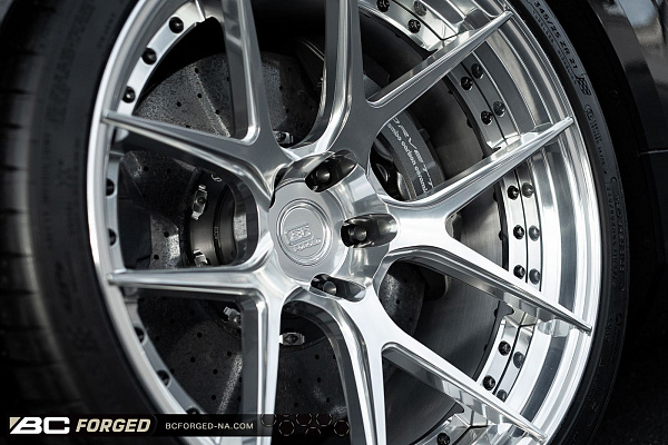 Фото дисков BC Forged HCS02 Полированный лак на Chevrolet Corvette C8