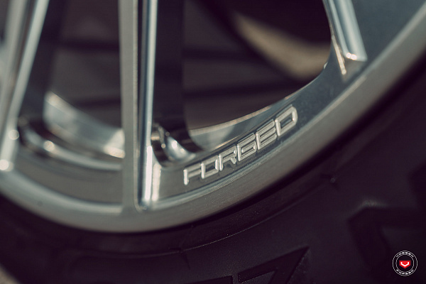 Фото дисков Vossen M-X4T Глянцевый лак на Land Rover Range Rover Sport II