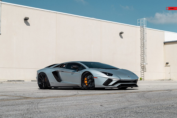 Фото дисков Anrky AN22 Черный сатин на Lamborghini Aventador