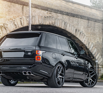 Фото дисков Kahn Type 52 RS на Range Rover IV