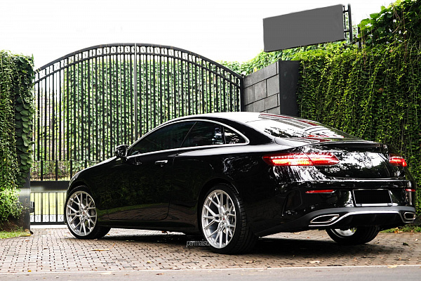 Фото дисков Vossen M-X3 Сатиновый лак на Mercedes-Benz E-Class (W213, S213, C238)