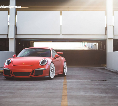 Фото дисков HRE P200 на Porsche 911 VII