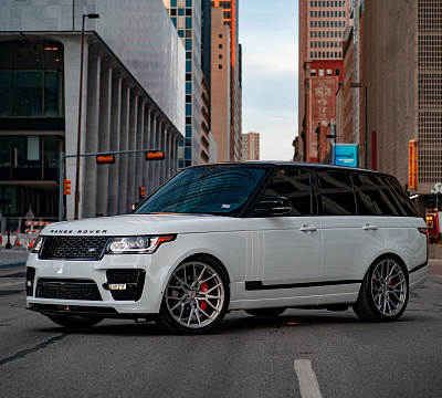 Фото дисков Vossen M-X3 на Land Rover Range Rover IV