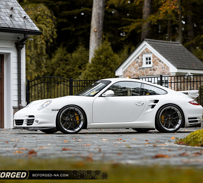 Фото дисков BC Forged HCS21 на Porsche 911 VI