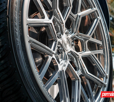 Фото дисков Vossen UV-1 на Land Rover Range Rover Velar