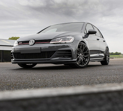 Фото дисков Bola FLX на Volkswagen Golf VII