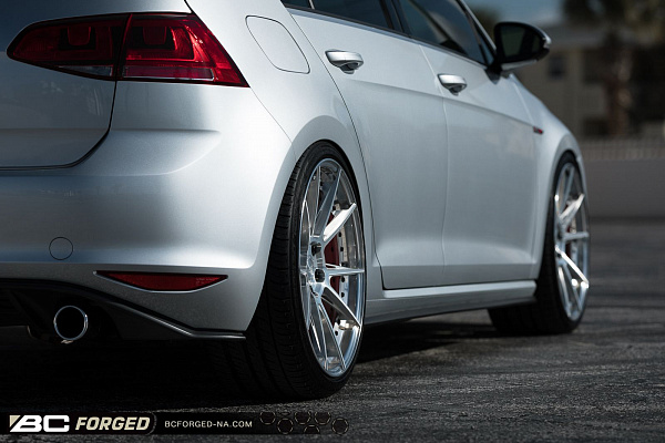 Фото дисков BC Forged HCA382 Глянцевый лак на Volkswagen Golf VII