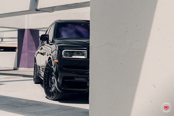 Фото дисков Vossen S17-18 Черный глянец на Rolls-Royce Cullinan