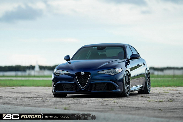 Фото дисков BC Forged HCA381 Сатиновый графит на Alfa Romeo Giulia II (952)