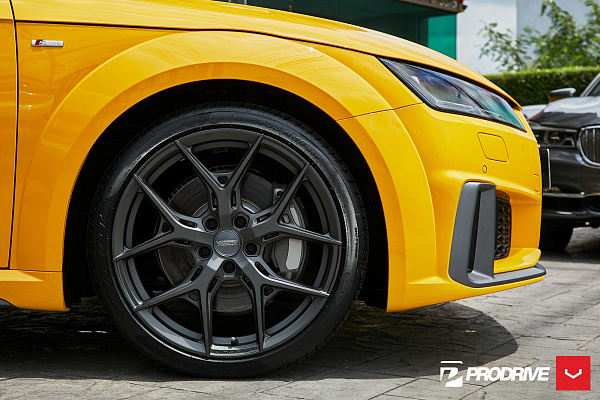 Фото дисков Vossen HF-5 Сатиновый графит на Audi TT (8S)