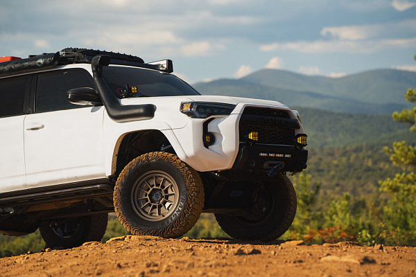 Фото дисков Black Rhino MONDO Сатиновая бронза на Toyota 4Runner V