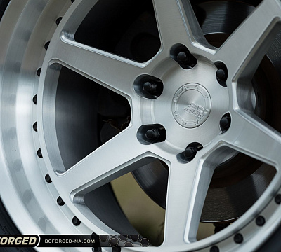 Фото дисков BC Forged LE61 // MLE61 на GMC Sierra III