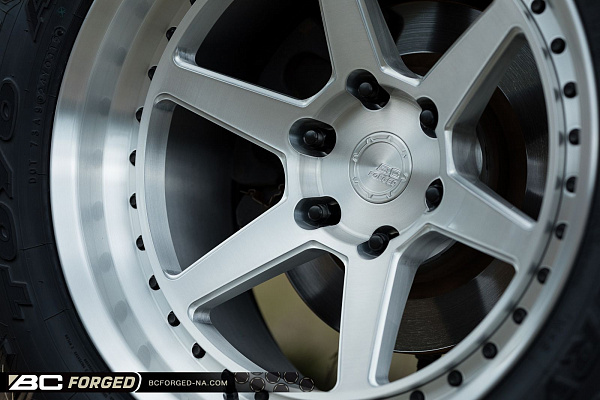 Фото дисков BC Forged LE61 // MLE61 Глянцевый лак на GMC Sierra III