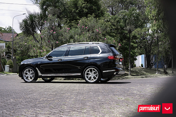 Фото дисков Vossen HF-5 Серебро на BMW X7 (G07)