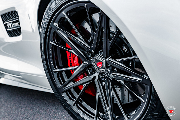 Фото дисков Vossen M-X6 Глянцевый графит на Mercedes-Benz AMG GT I