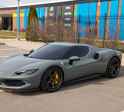 Фото дисков Brixton Forged TR05 на Ferrari 296