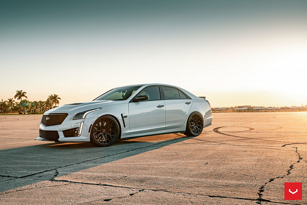 Фото дисков Vossen HF-2 Черный глянец на Cadillac CTS II