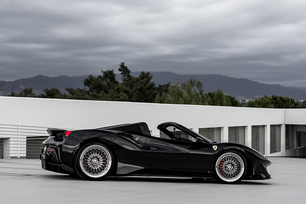 Фото дисков HRE 501 Глянцевый темный лак на Ferrari 488