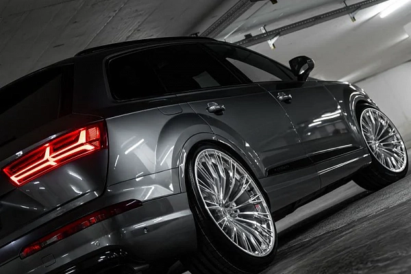Фото дисков ST Wheels ST11 Полированный лак на Audi Q7 (4M)
