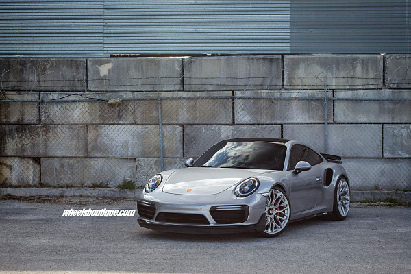 Фото дисков HRE P200 Глянцевый лак на Porsche 911 VII