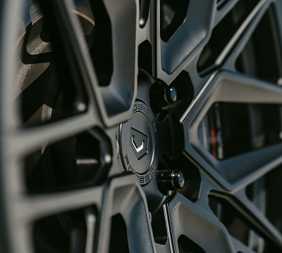Фото дисков Vossen EVO-5 на Chevrolet Corvette C8