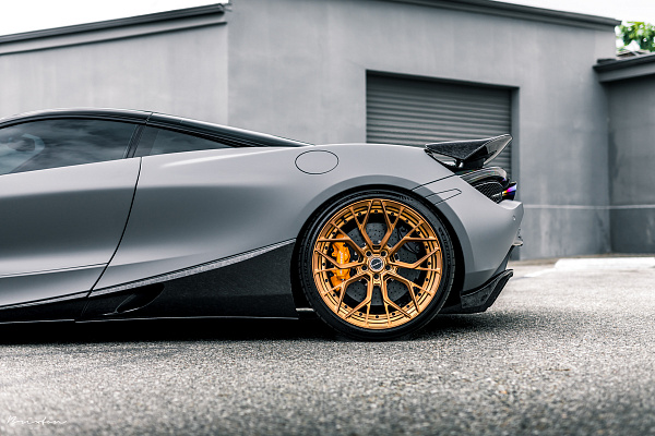 Фото дисков Brixton Forged PF10 Сатиновая медь на McLaren 720S